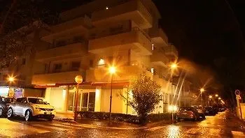 Residence Ilario Suite Hotel リッチョーネ